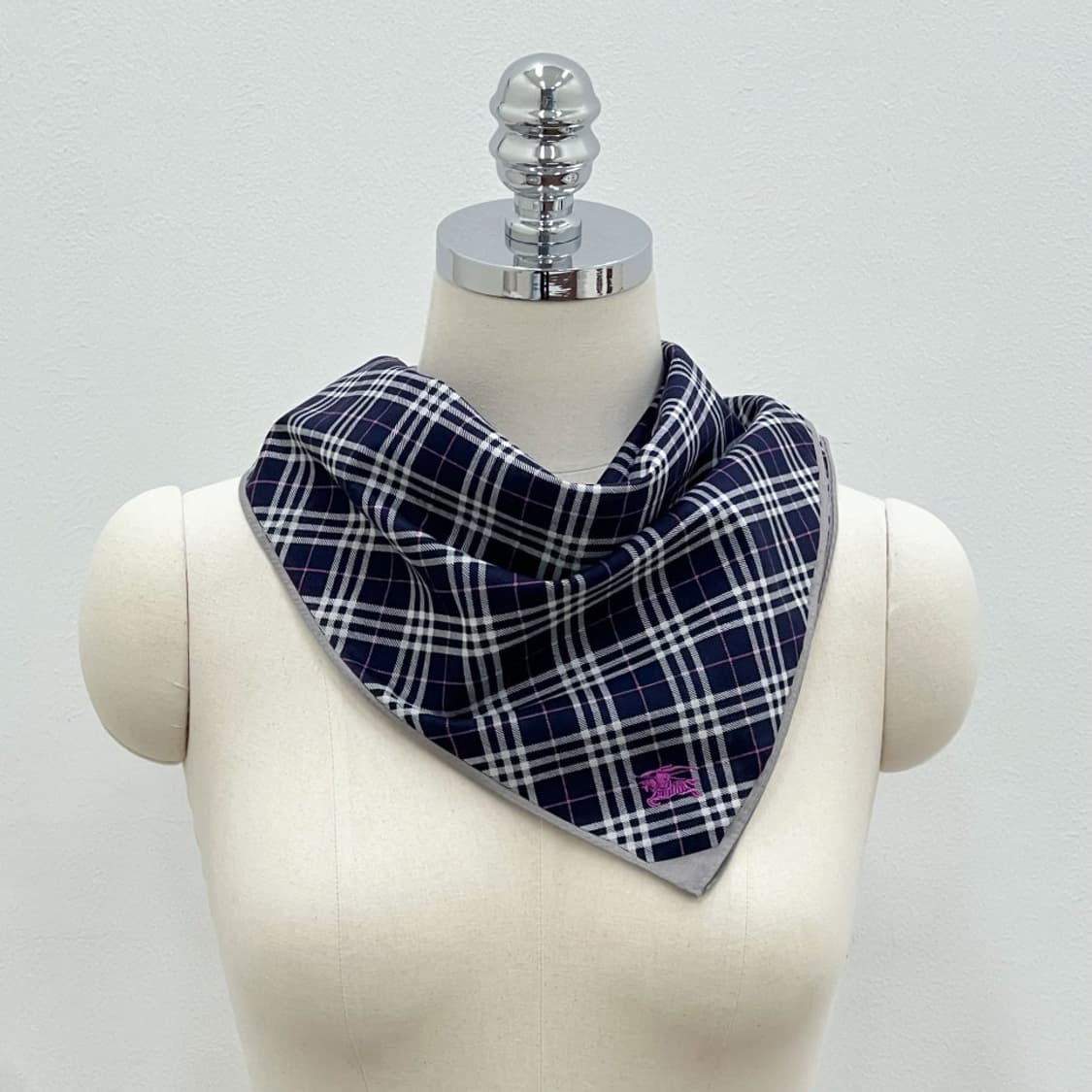 (새상품) burberry/ 버버리 쁘띠스카프 손수건 상품이미지7