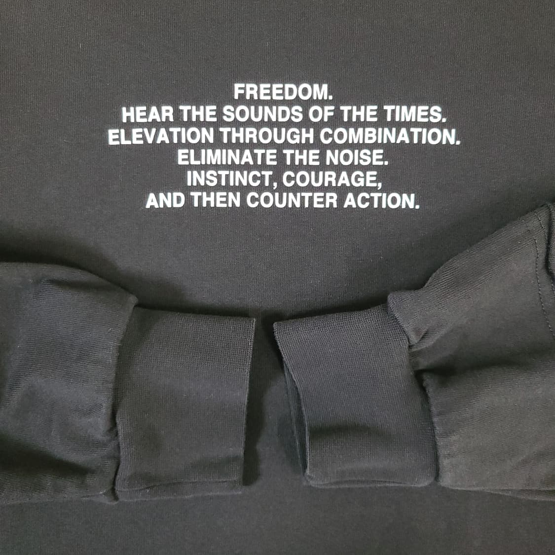 (M 100) GU 언더커버 UNDERCOVER그래픽 긴팔 티셔츠 맨투맨 상품이미지4