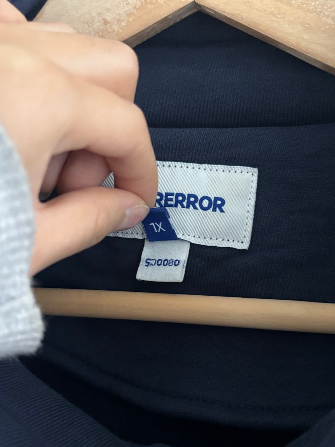 ADERERROR 아더에러 테이텀 로고 점퍼 네이비 자켓 상품이미지6