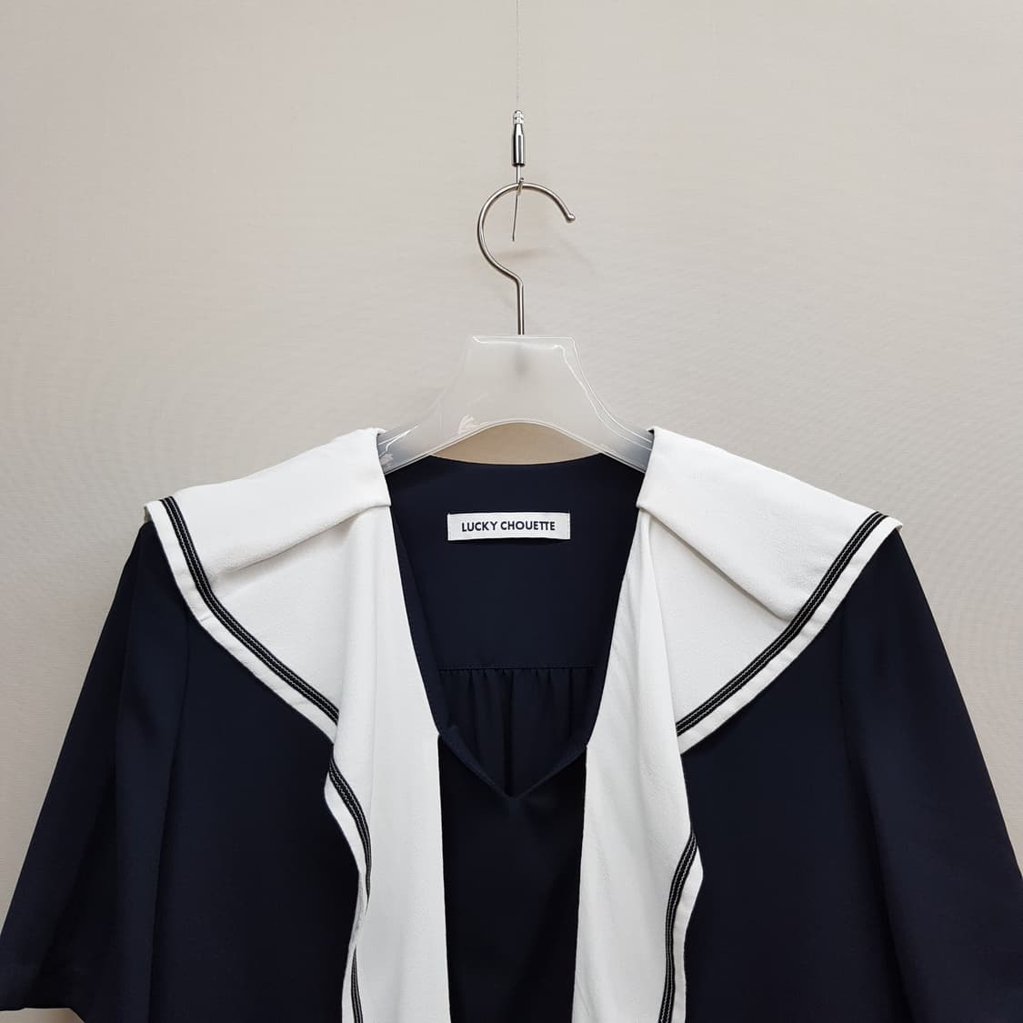 럭키슈에뜨 2023 세일러 카라 리본 플리츠 원피스 36사이즈 상품이미지3