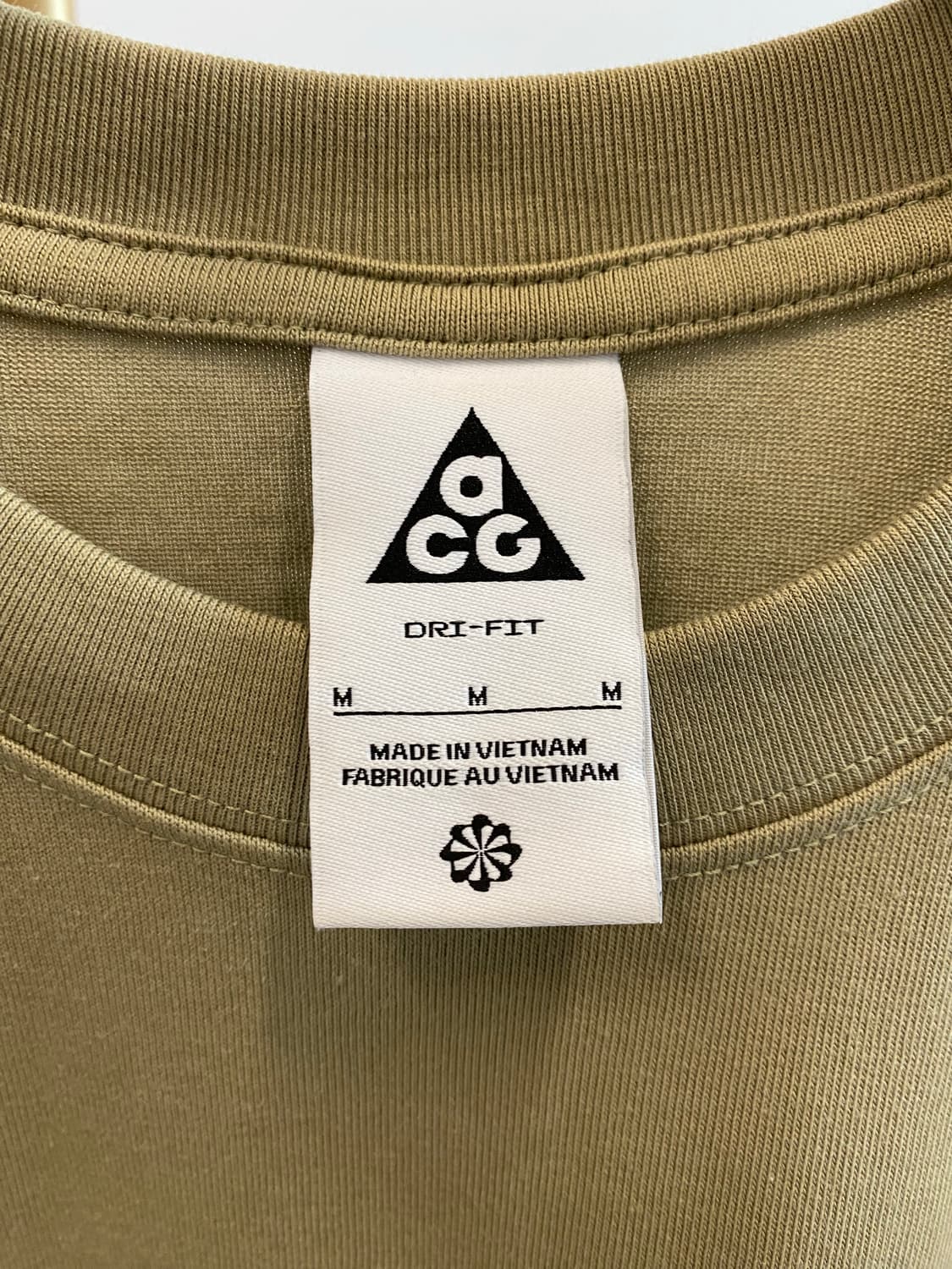 나이키 ACG 반팔티 상품이미지3