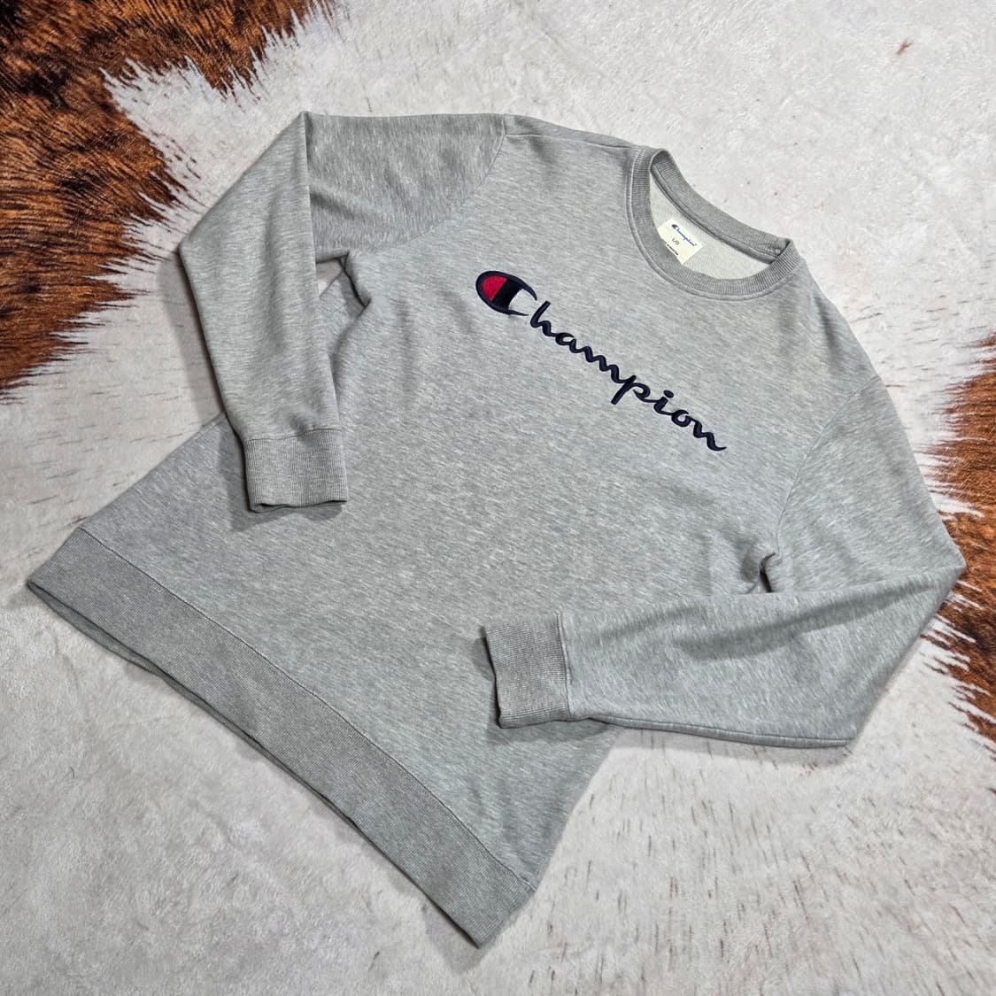 챔피온 자수 그레이 맨투맨 상품이미지1