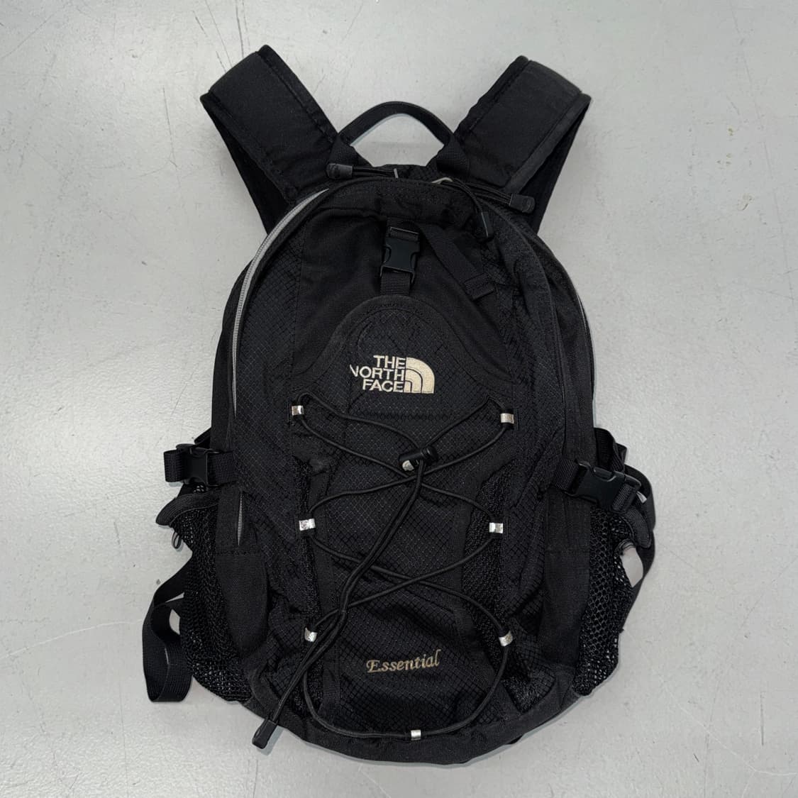 노스페이스 고프코어 에센셜 테크니컬 스몰 백팩 블랙 상품이미지2