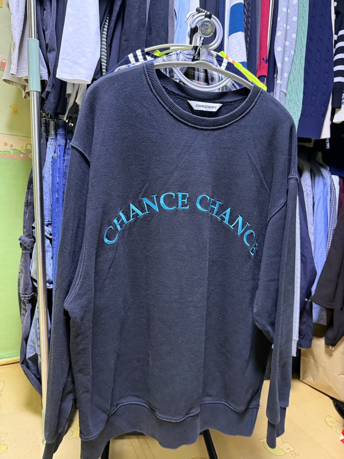 안녕하세여 chance chance 맨투맨 105사이즈 판매합니다. 상품이미지1