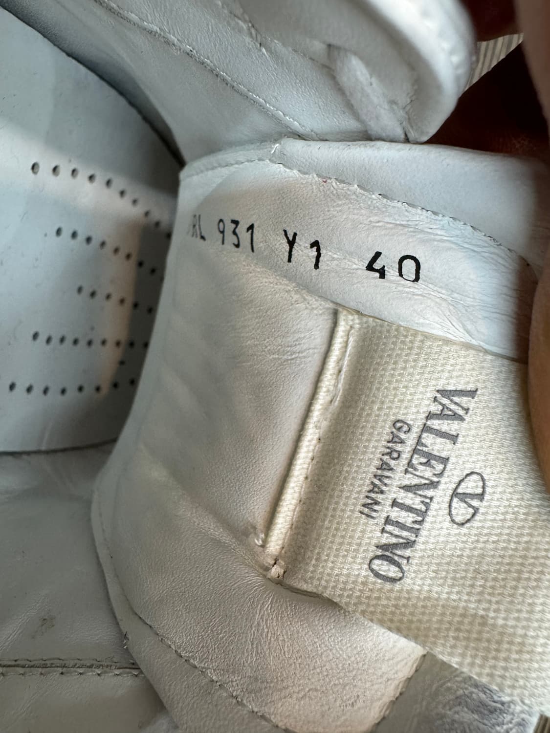 발렌티노 락스터드 언타이틀 스니커즈 EU40(255) 상품이미지8