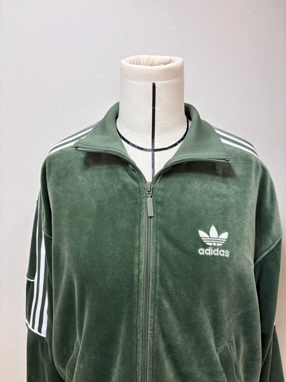 아디다스 adidas original 그린 벨벳 져지 상품이미지4
