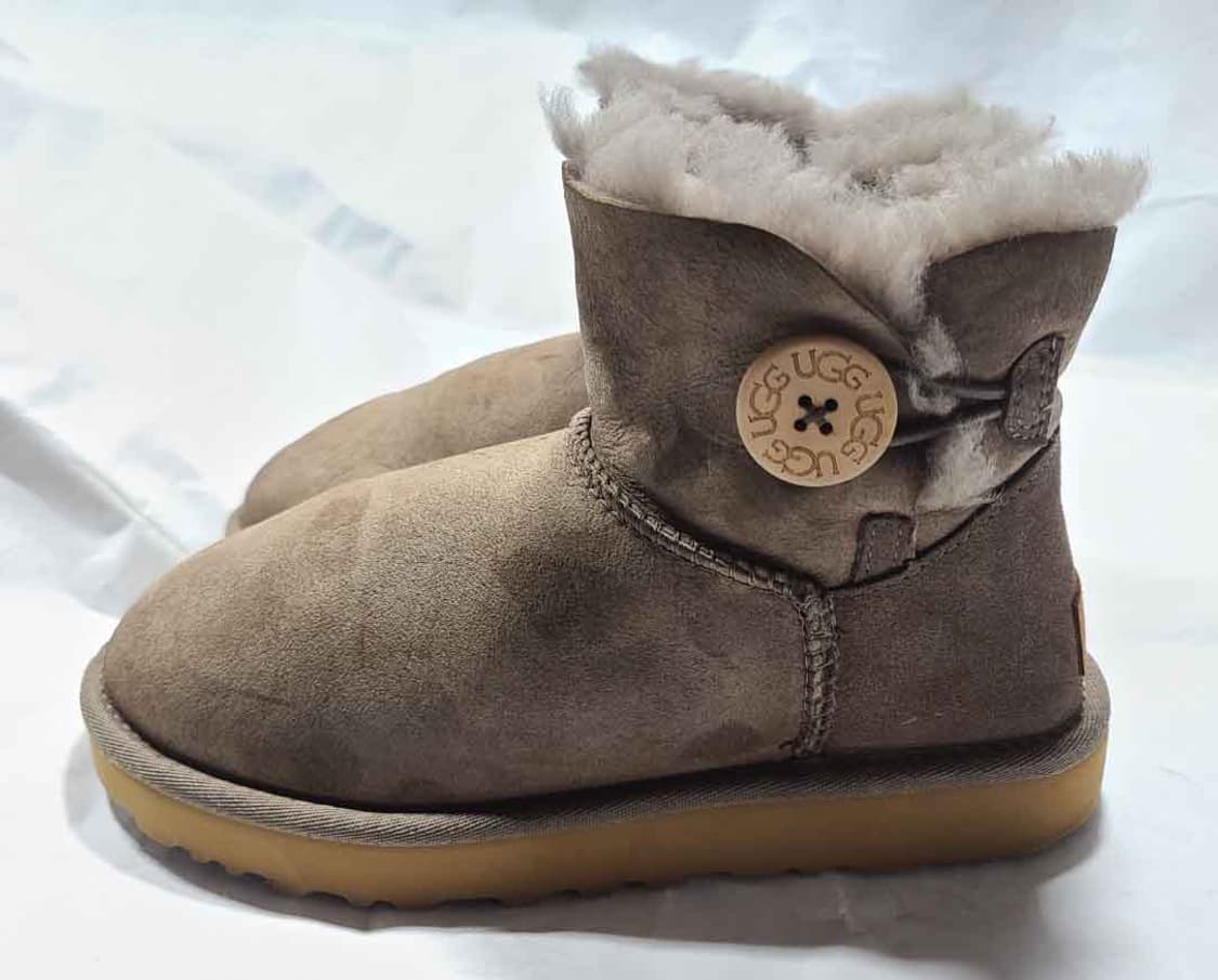 어그(UGG) 베일리 버튼 양털부츠 230사이즈 상품이미지4