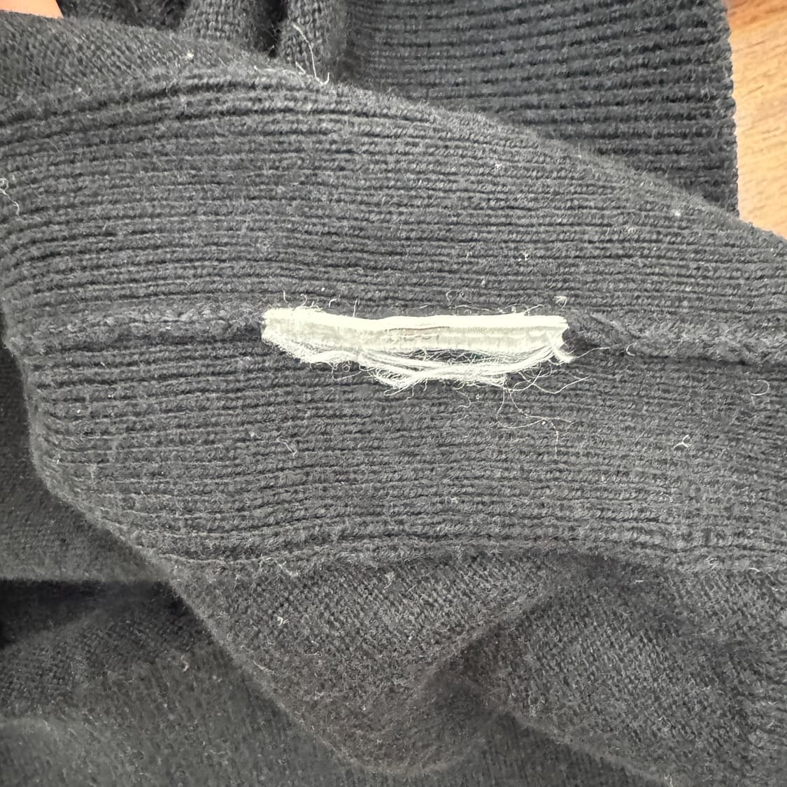 L CK 캘빈클라인 빅로고 라운드 니트  상품이미지5