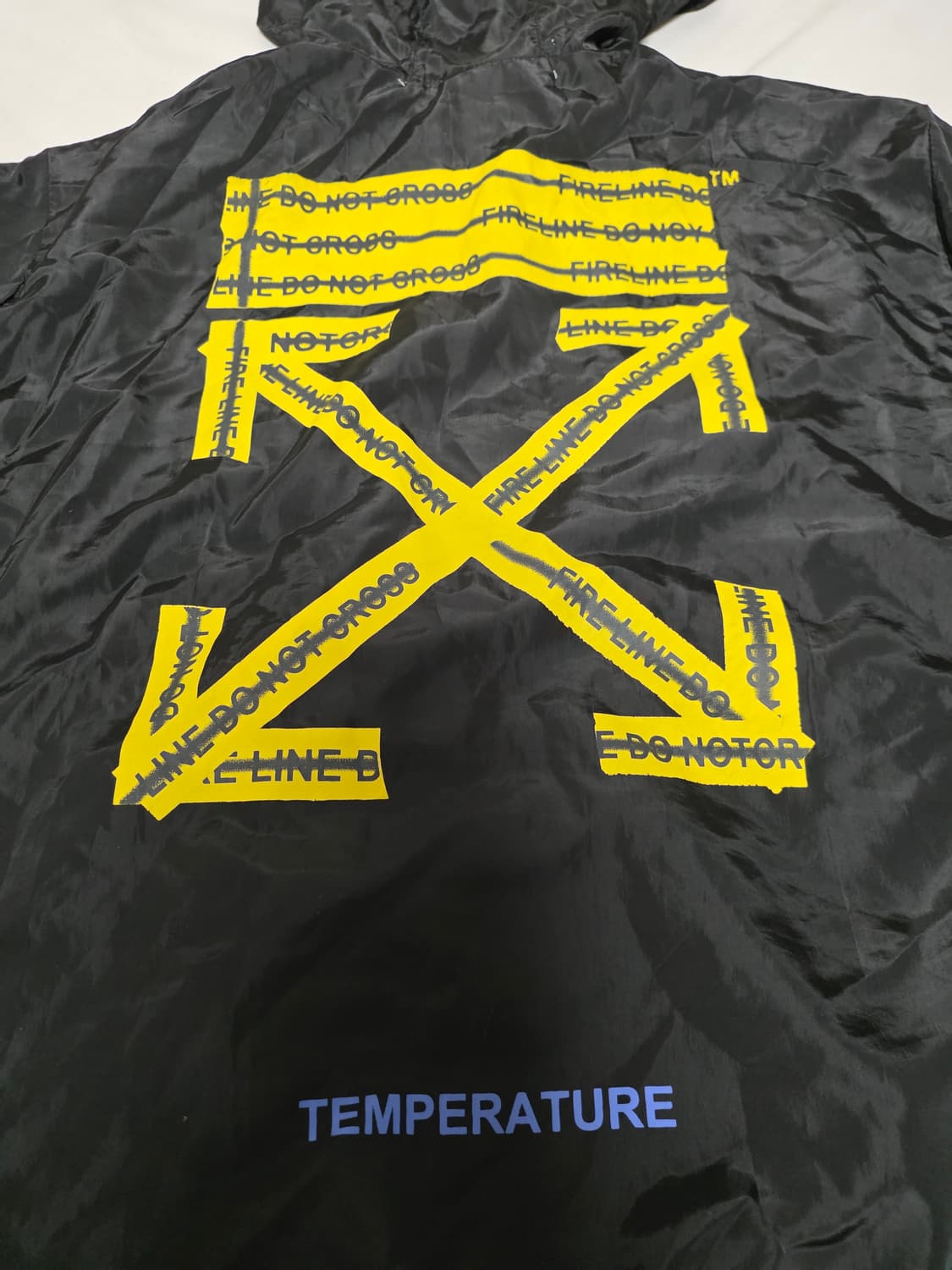 오프화이트 파이어 테이프 애로우 윈드쉴드 블랙 가단 63cm 상품이미지4