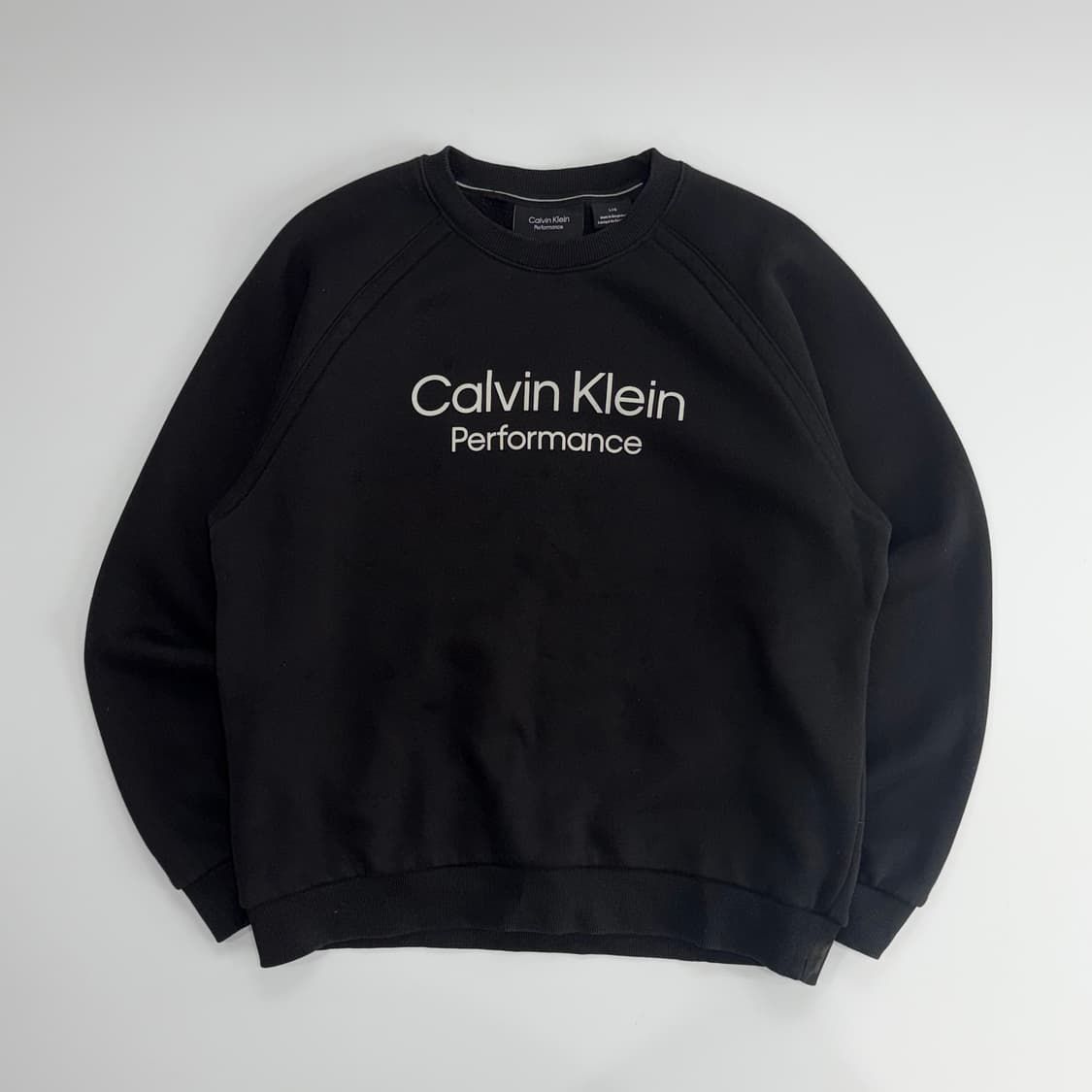 Calvin klein 켈빈클라인 스펠아웃로고 블랙 맨투맨 상품이미지3