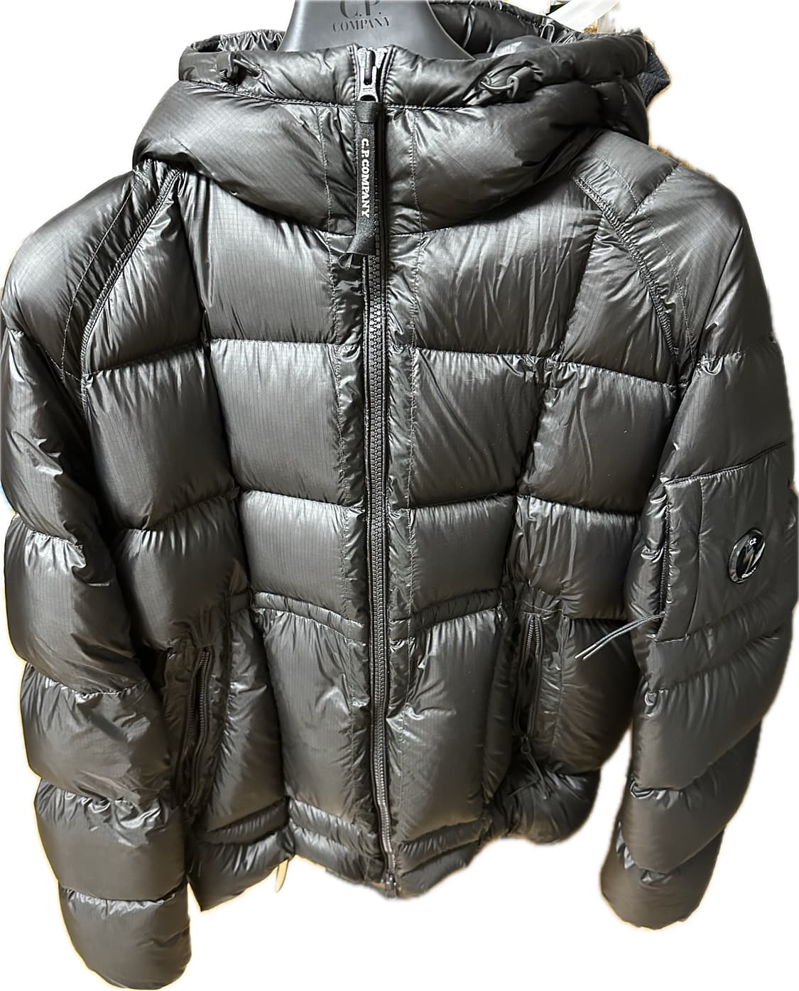 CP컴퍼니 DD쉘 패딩 블랙 54 xxl 24fw 상품이미지1