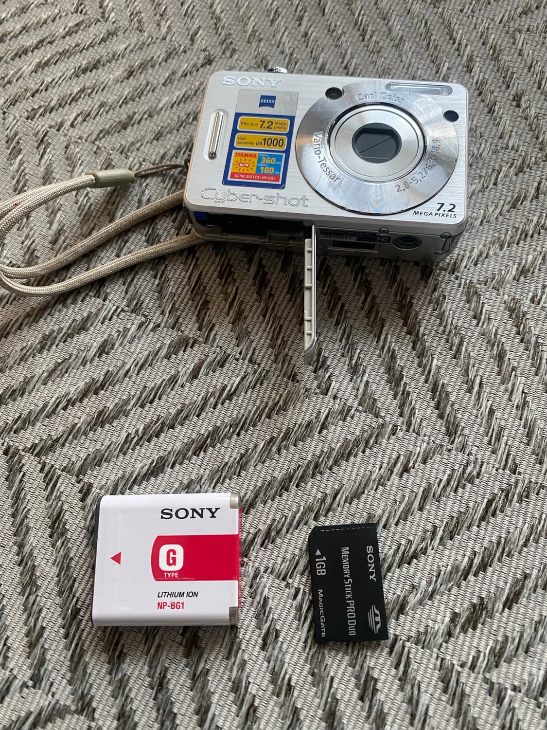 소니 Cyber-shot DSC-W70 빈티지 디카 상품이미지3