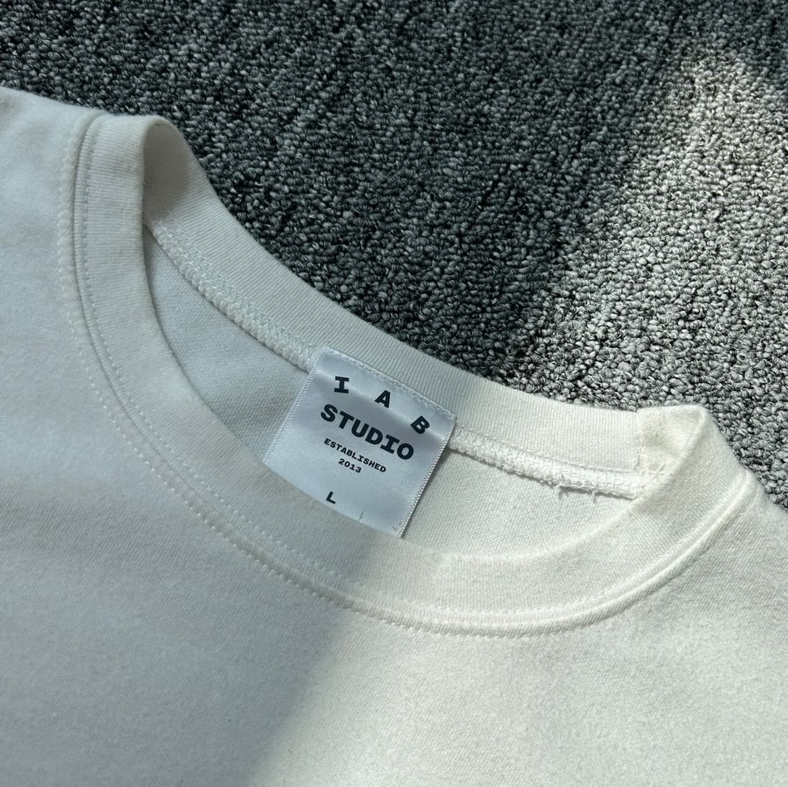 아이앱스튜디오 화이트 반팔티  상품이미지6