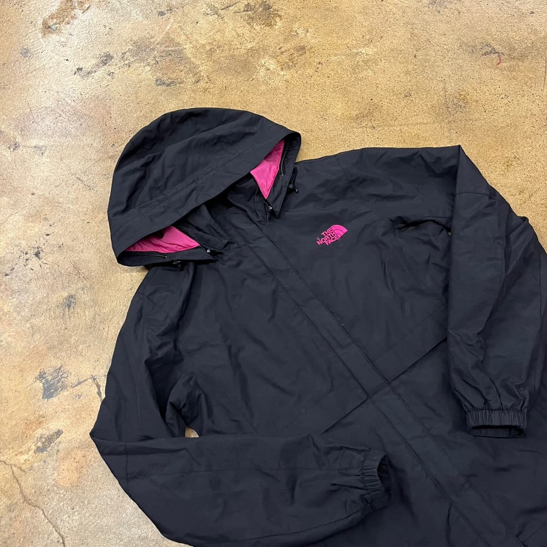 [정품/L] 노스페이스 블랙 바람막이 핑크 로고 b16 상품이미지1