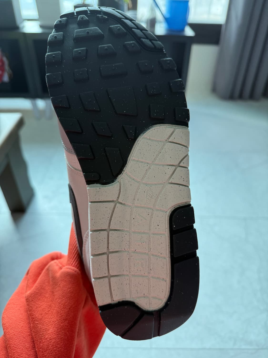 나이키 에어맥스1 ess 상품이미지3