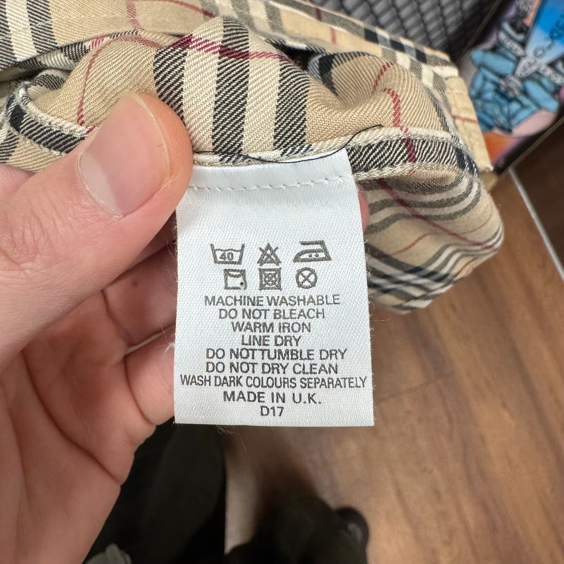 00s 버버리 긴팔 셔츠 노바체크 패턴 레드 기사 로고 브라운 상품이미지7