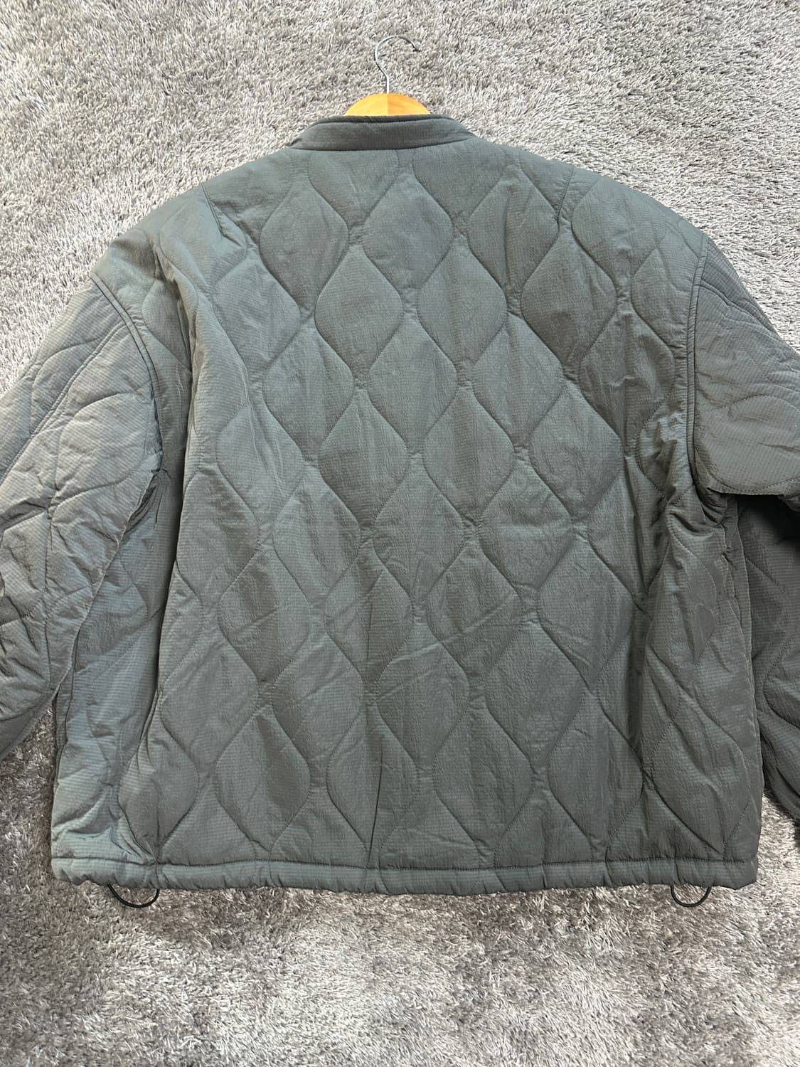 큐컴버스 웨이브 퀄팅 점퍼 그레이 3 사이즈 상품이미지3