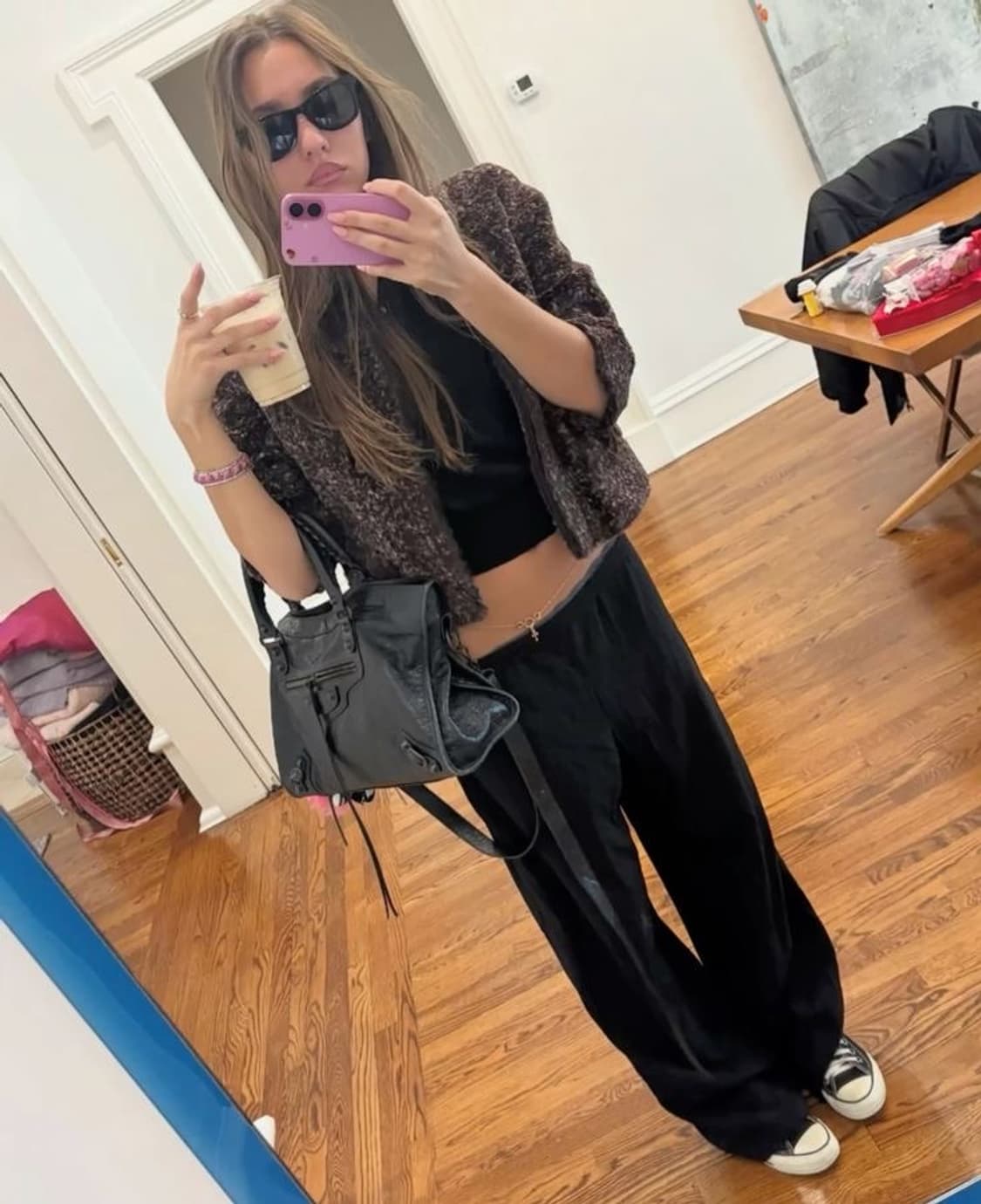 발렌시아가 클래식 시티백 미듐 판매합니다. 상품이미지10