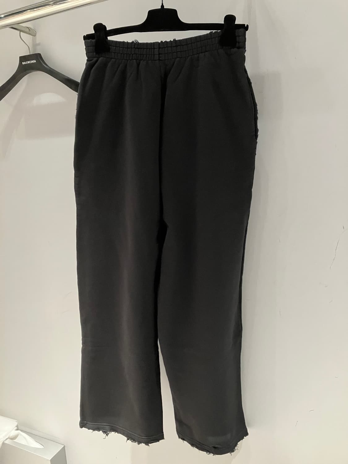 [s] 발렌시아가 스웻팬츠 블랙 상품이미지2