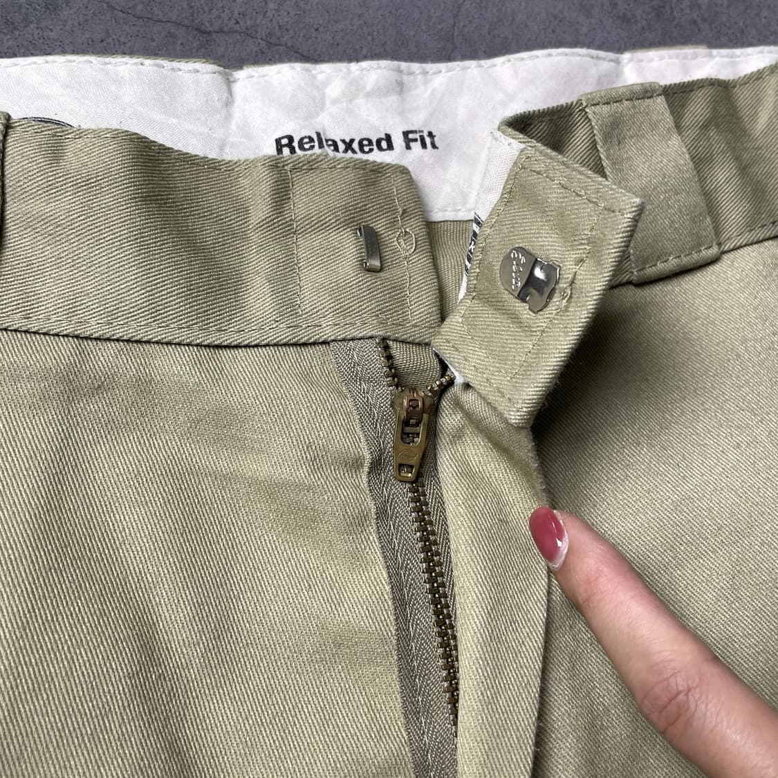 DICKIES 디키즈 베이지 릴렉스핏 워크 하프팬츠 A01104 상품이미지3