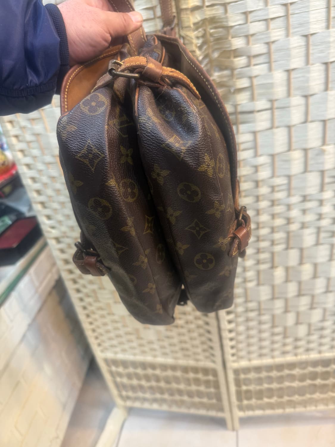 정품 루이비통 소뮈르 크로스백 팝니다 상품이미지5
