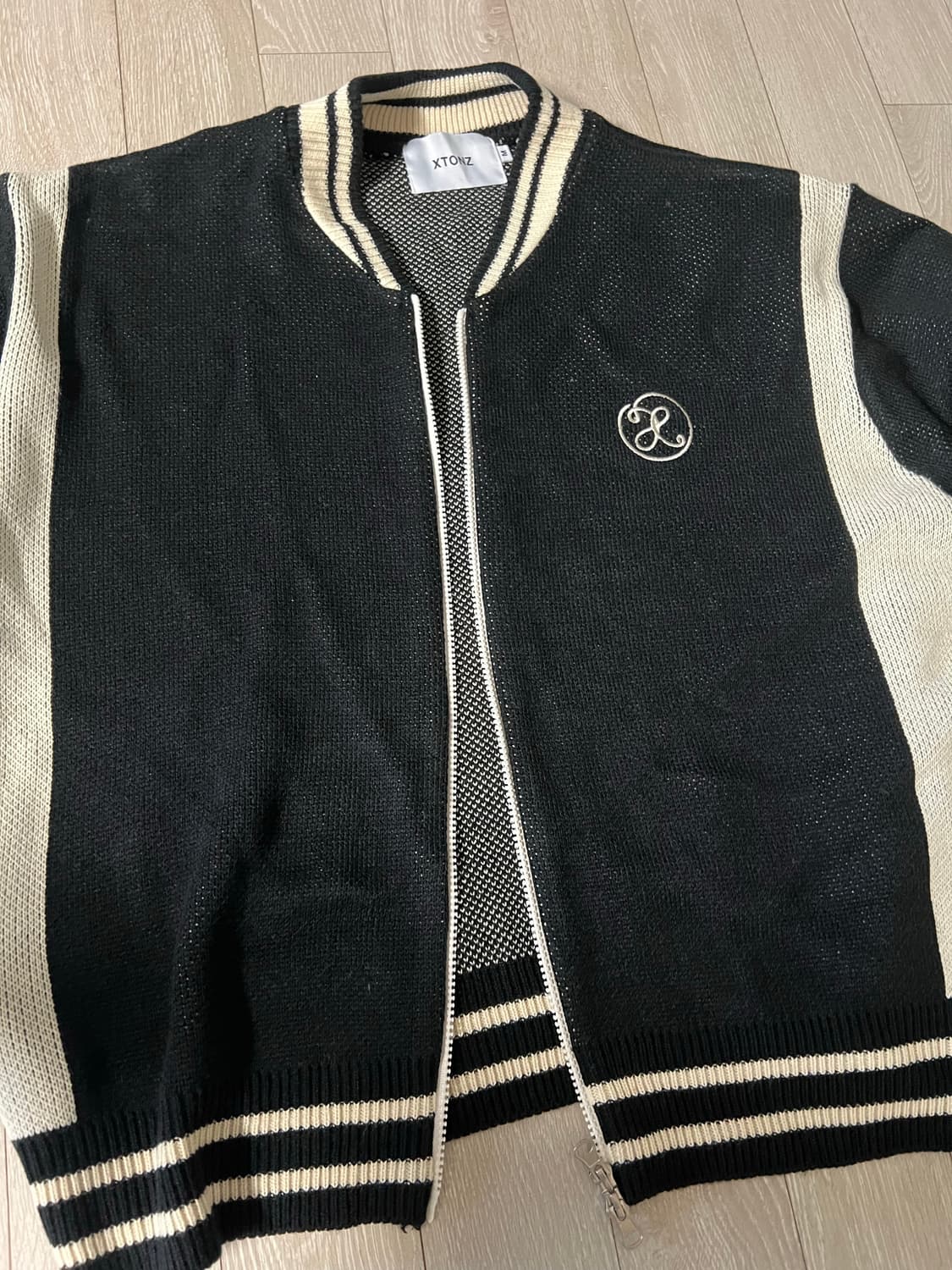 Xtonz 스타디움 니트집업 판매합니다! 상품이미지2