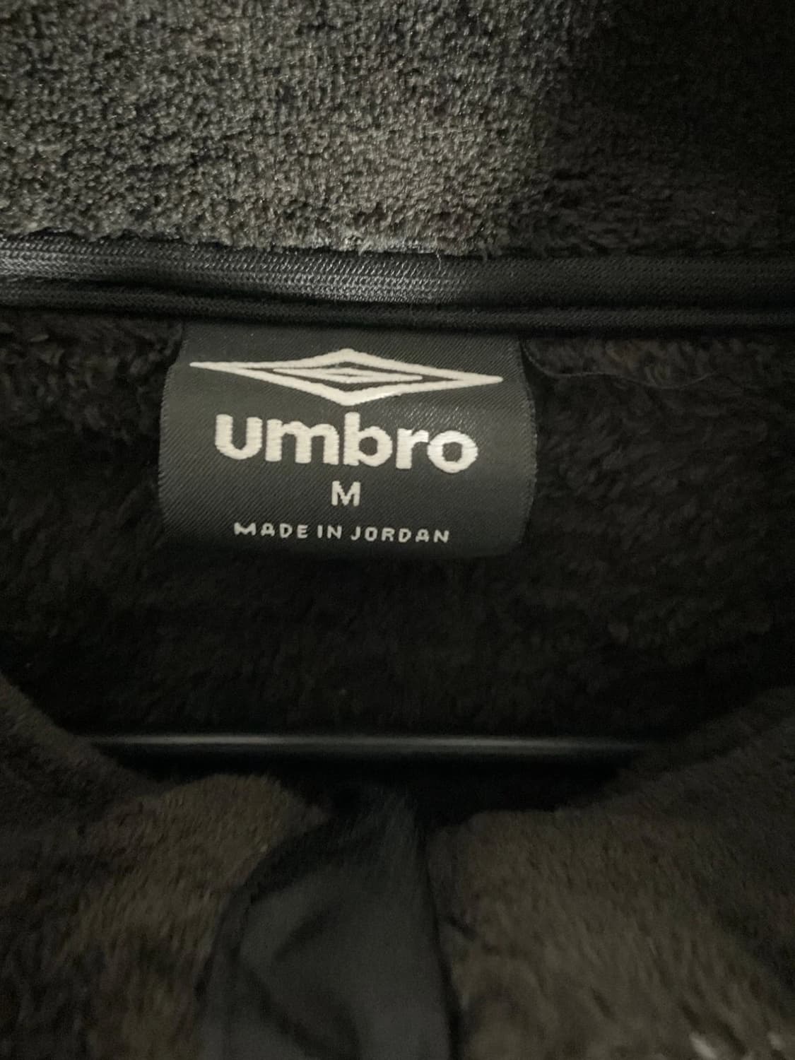 엄브로 블랙 플리스 자켓 상품이미지3