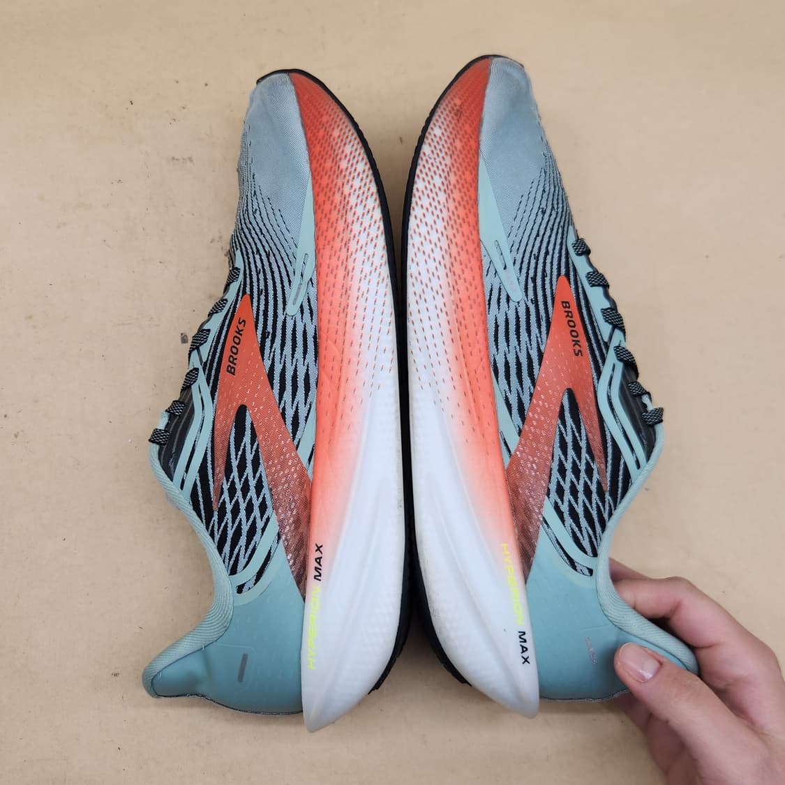 브룩스 하이페리온 남성런닝화270 상품이미지5