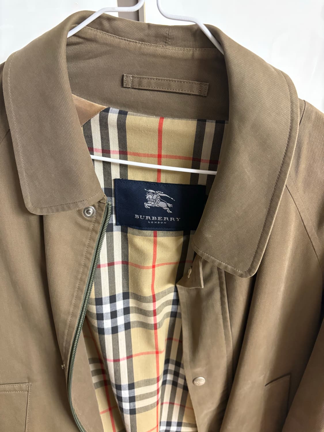 버버리 브라운 숏 트렌치 코트 상품이미지2