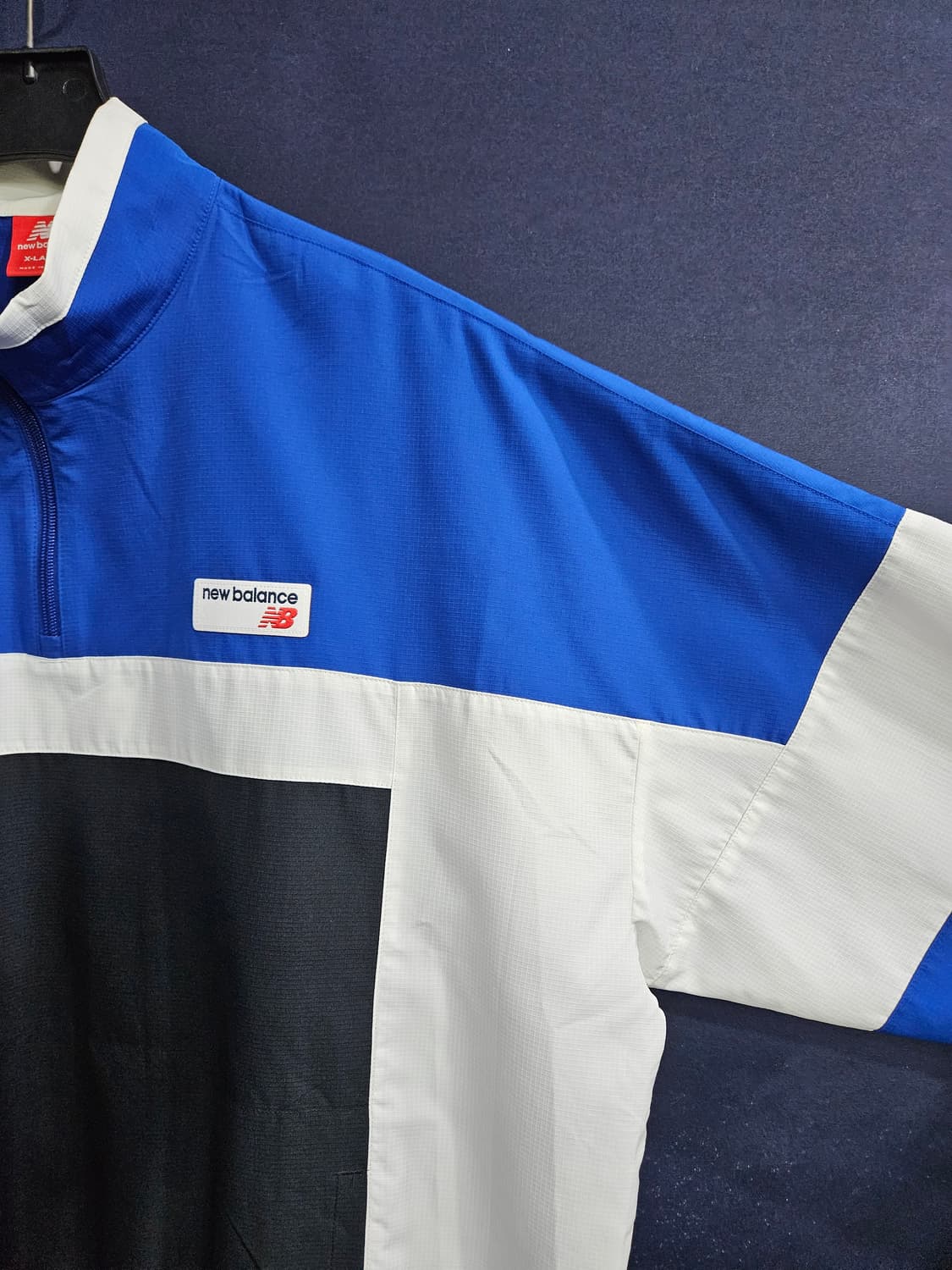 뉴발란스 프린팅 배색 남성 오버핏 105 반집업 바람막이  상품이미지4