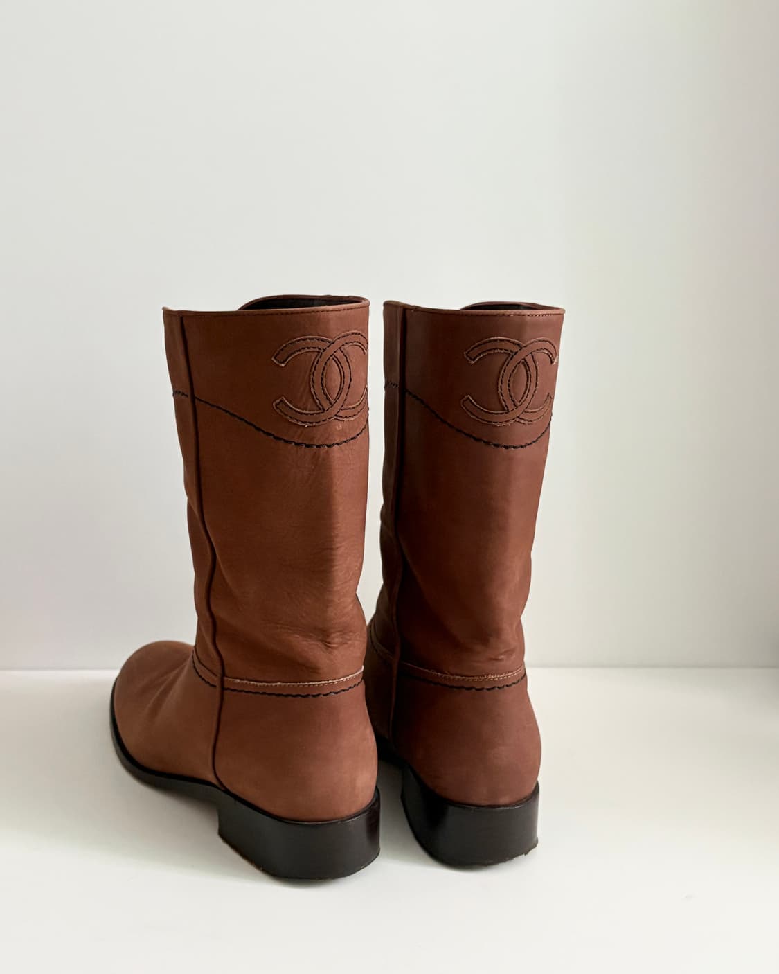 CHANEL 샤넬 CC 로고 웨스턴 미들 부츠 361/2 브라운 상품이미지8