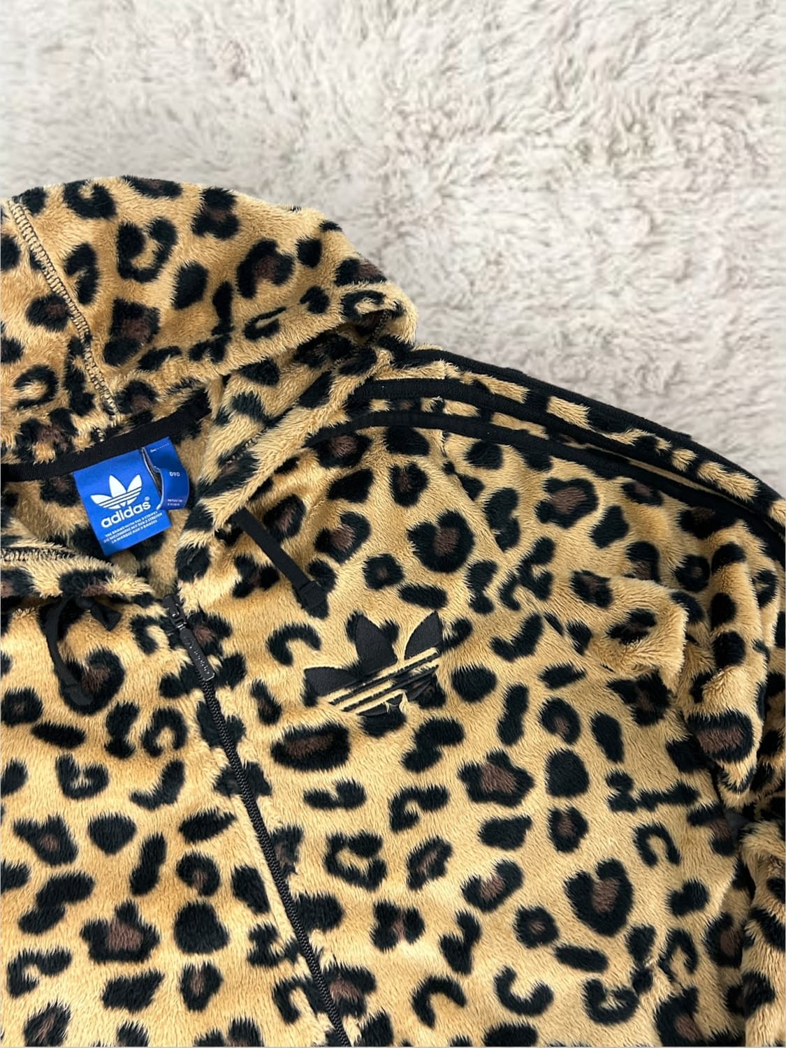 아디다스 빅로고 레오파드 쉐르파 후디 상품이미지3