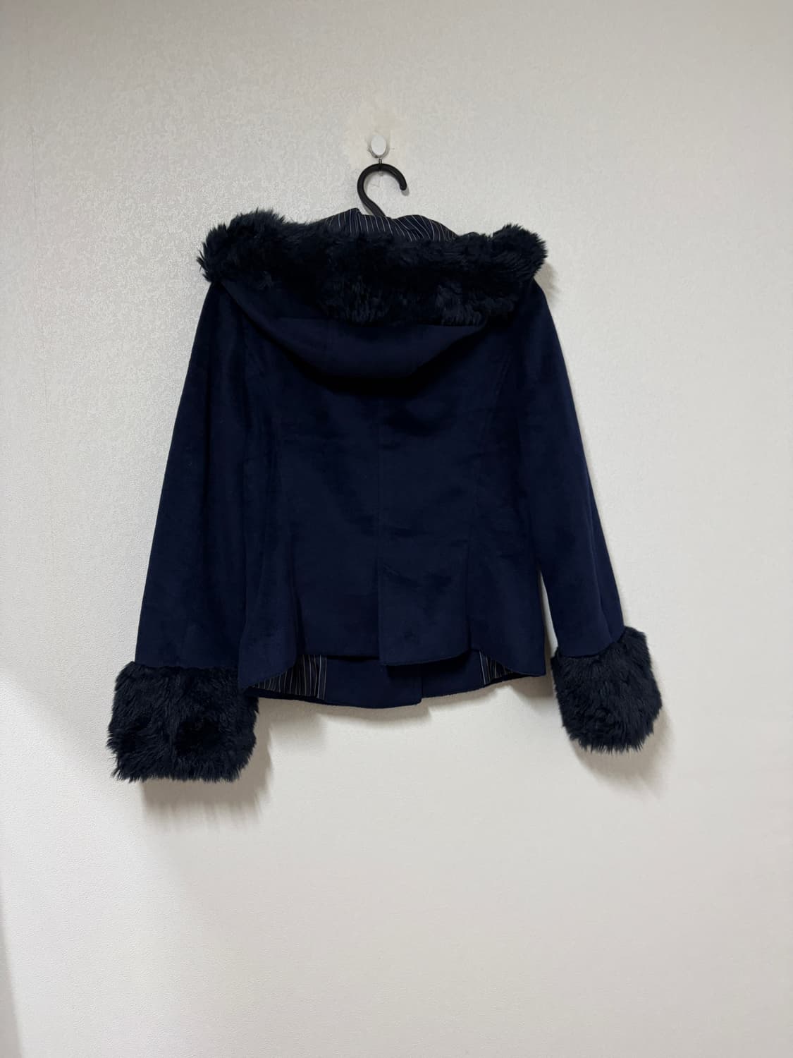 세실맥비 숏 퍼 코트 네이비 달천 갸루 상품이미지2