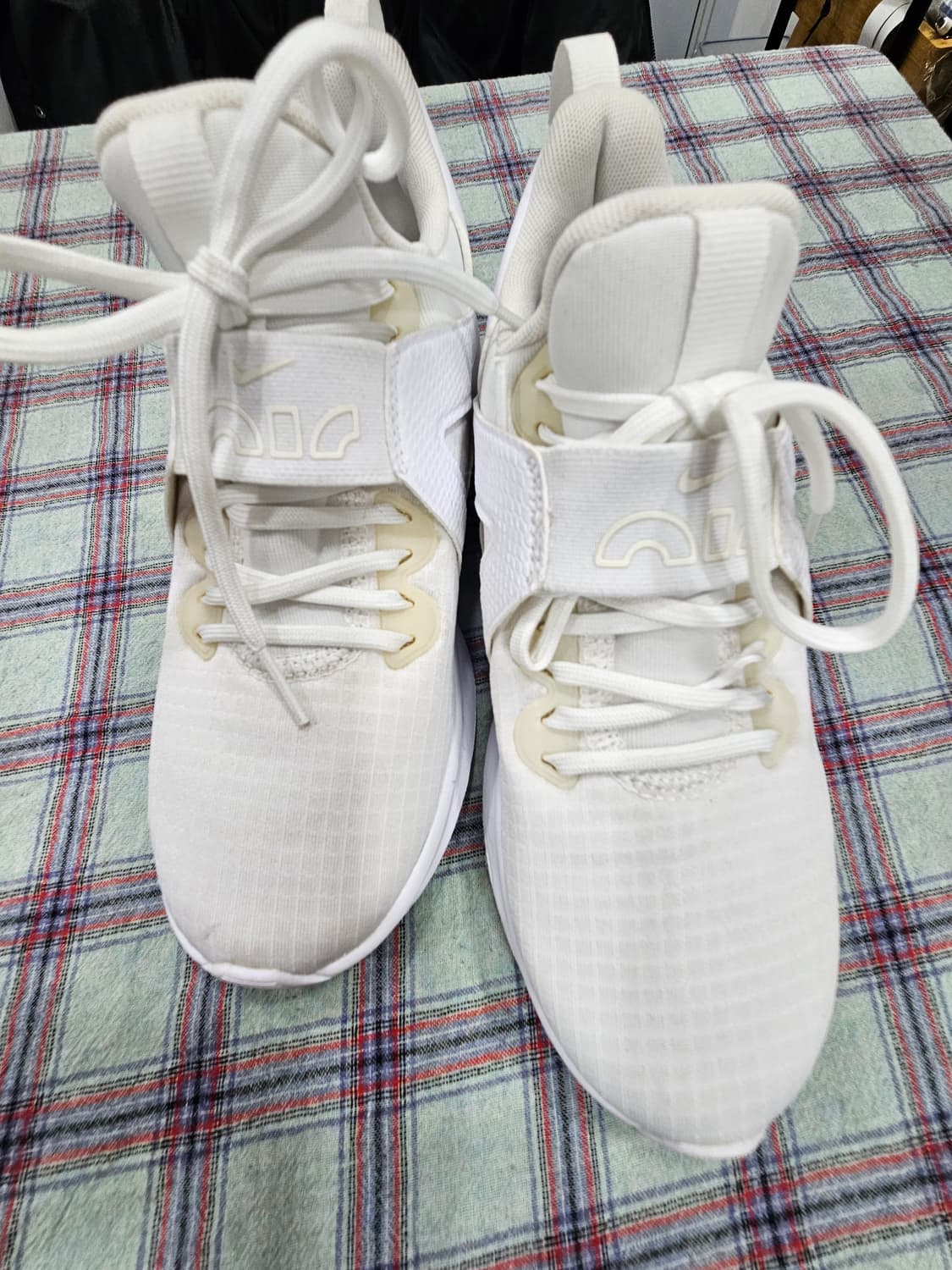 나이키 에어맥스 벨라 TR5 화이트 트레이닝화  US6 상품이미지6