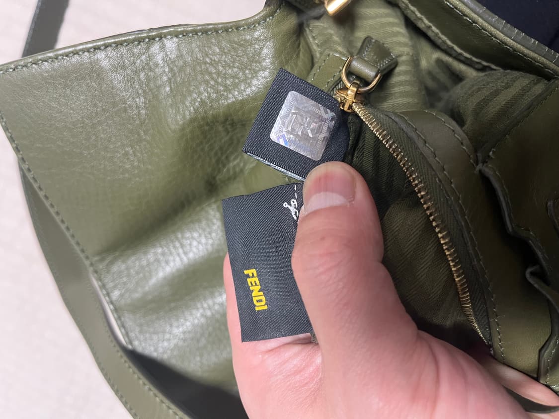 FENDI 펜디 바게트 레더 크로스백 카키 상품이미지9