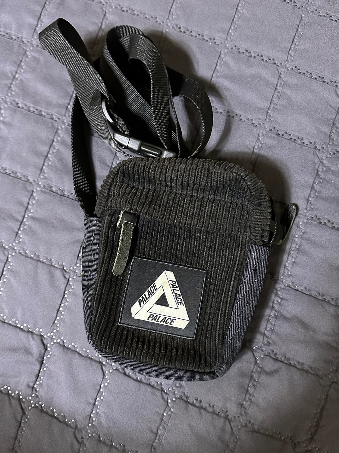 팔라스 코듀로이 샷 백 크로스백 블랙 상품이미지1