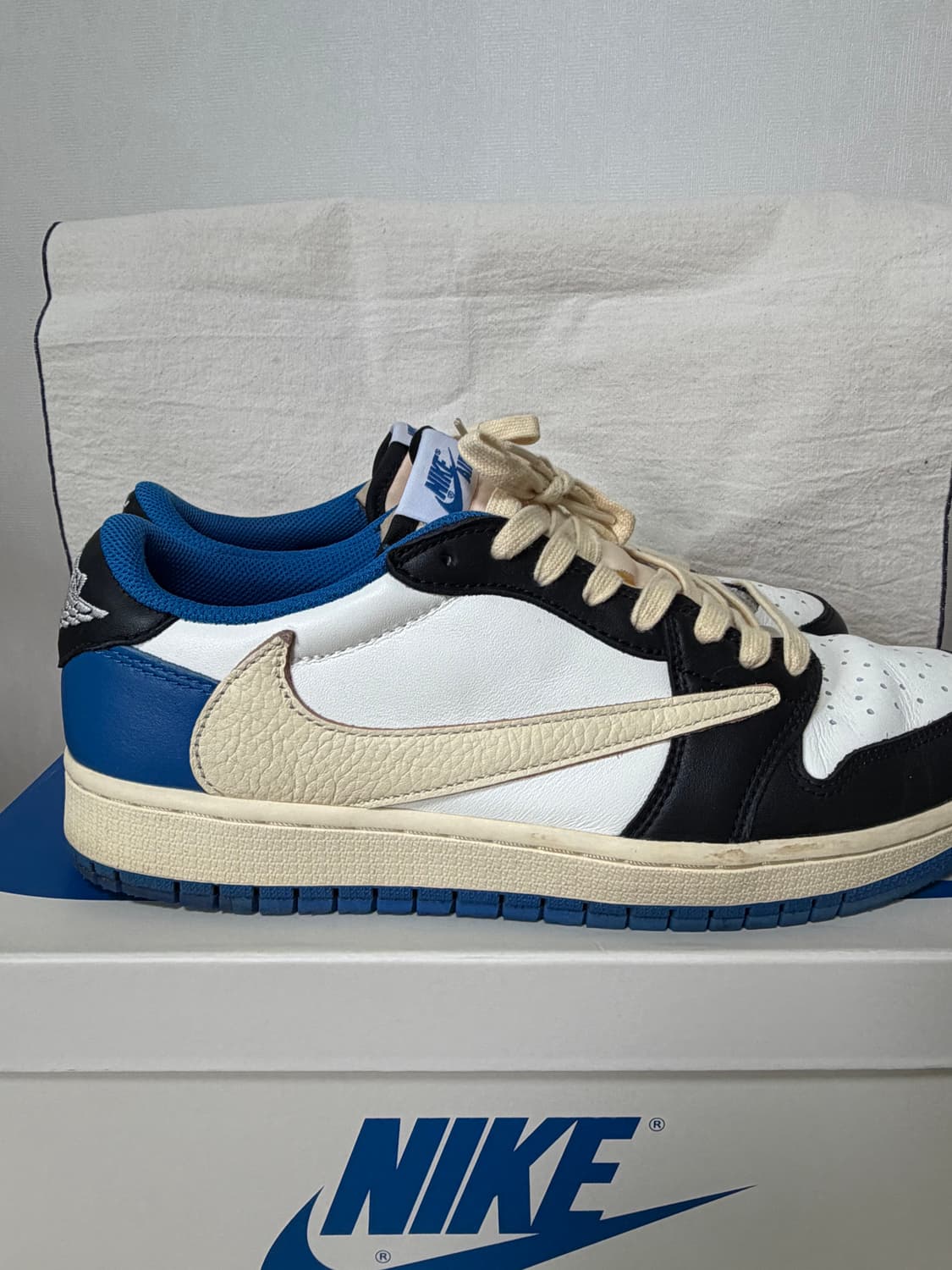 나이키 조던1로우 프라그먼트 트래비스스캇 상품이미지4