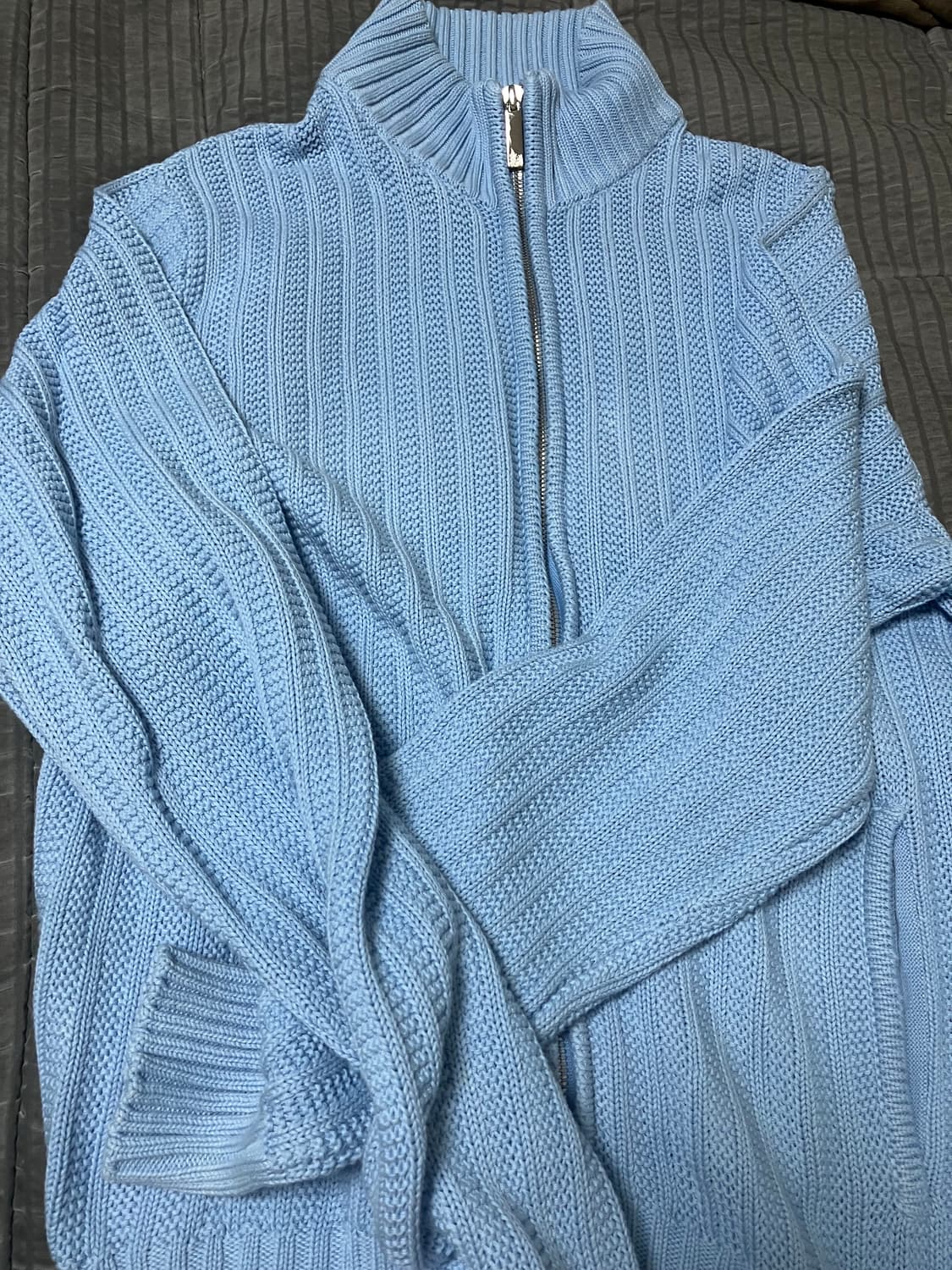 로에베 하늘색 집업 가디건 상품이미지1