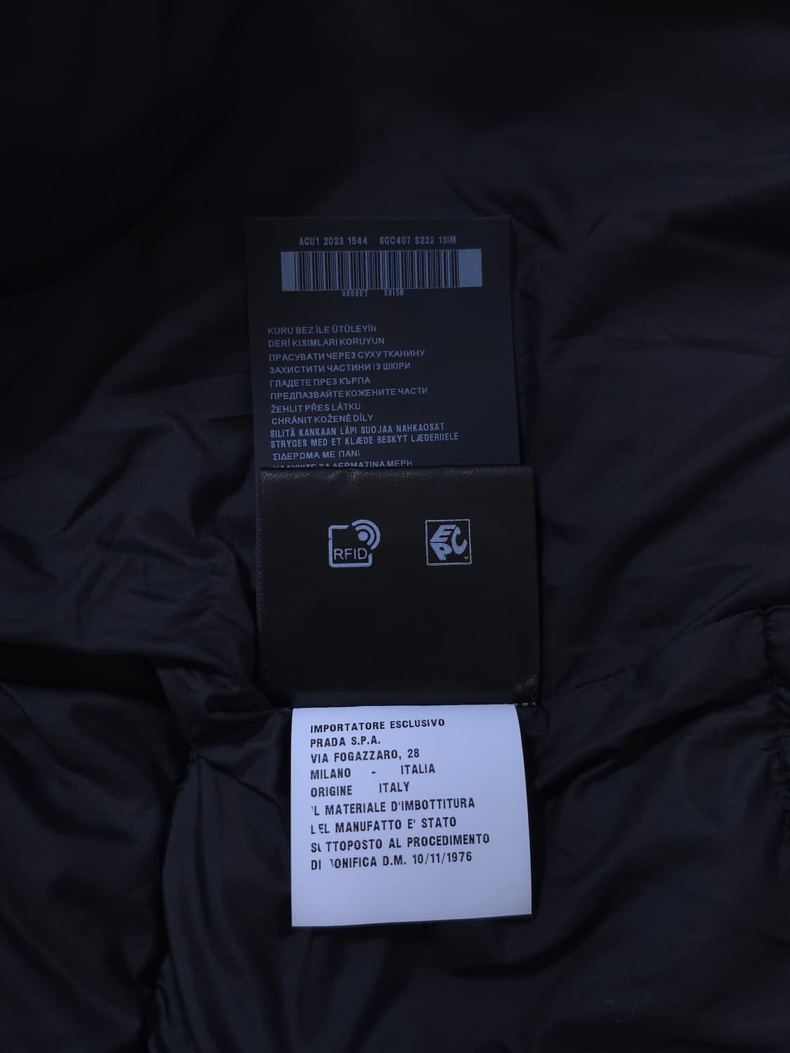 [S] 프라다 벨벳 다운 패딩 블랙(SGC407) 상품이미지9