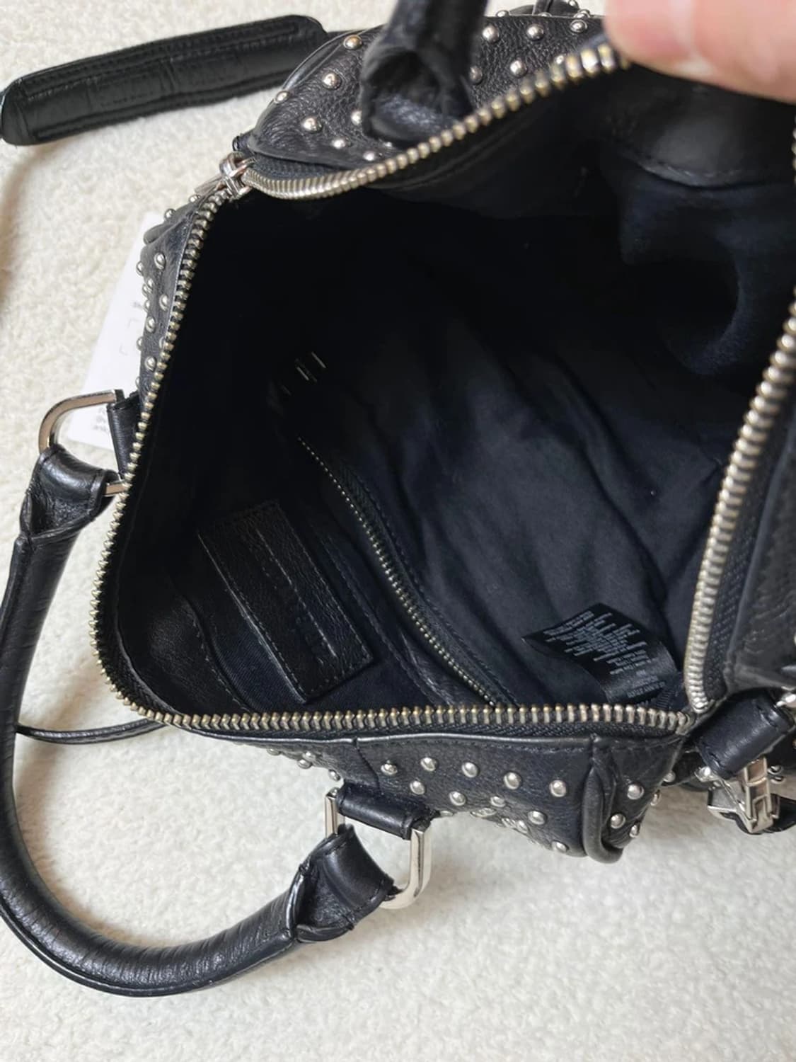 자딕앤볼테르 Y2K 그레인 가죽 스터드 써니 숄더백 A1673 상품이미지8