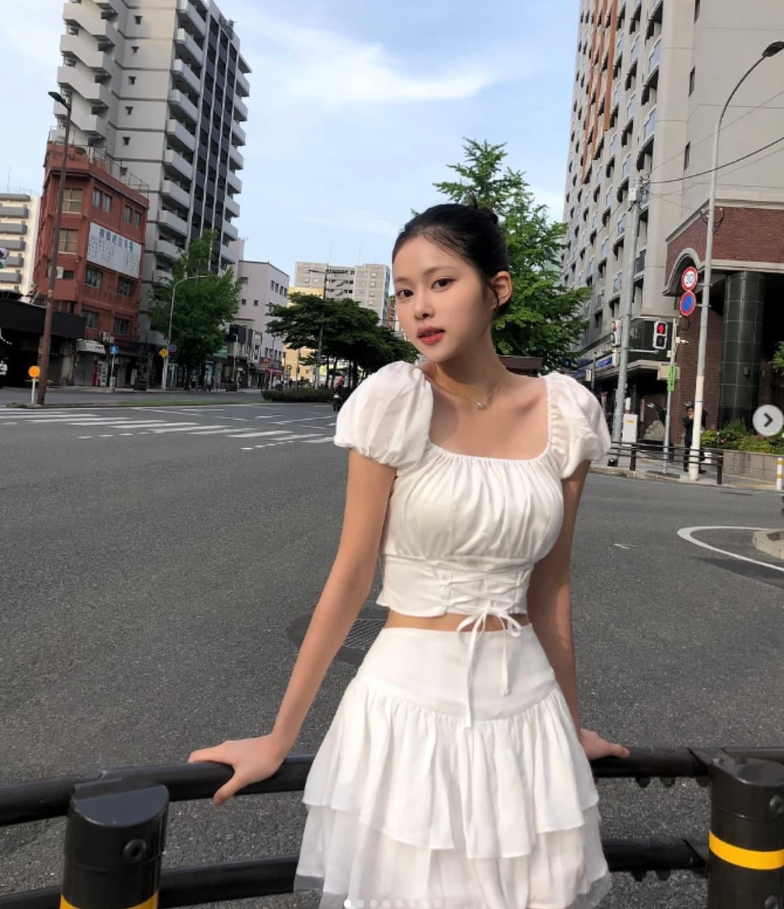 (새상품, 실사o) 낫유어로즈 코르셋 크롭 블라우스 상품이미지1