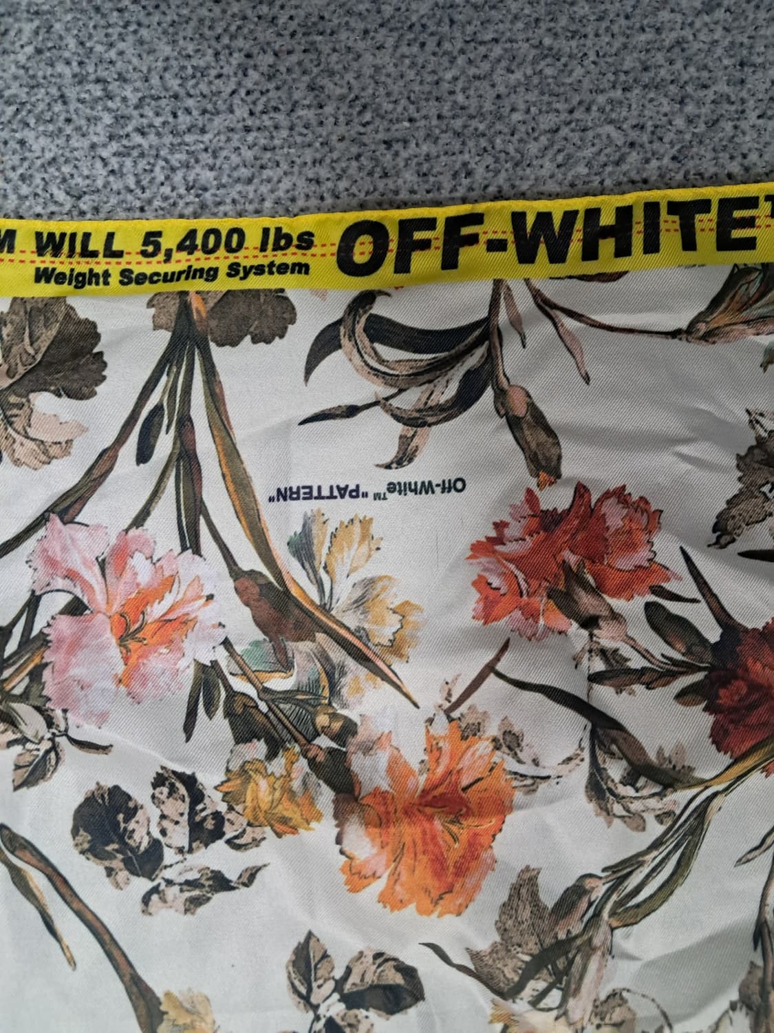 오프화이트  실크스카프 상품이미지3