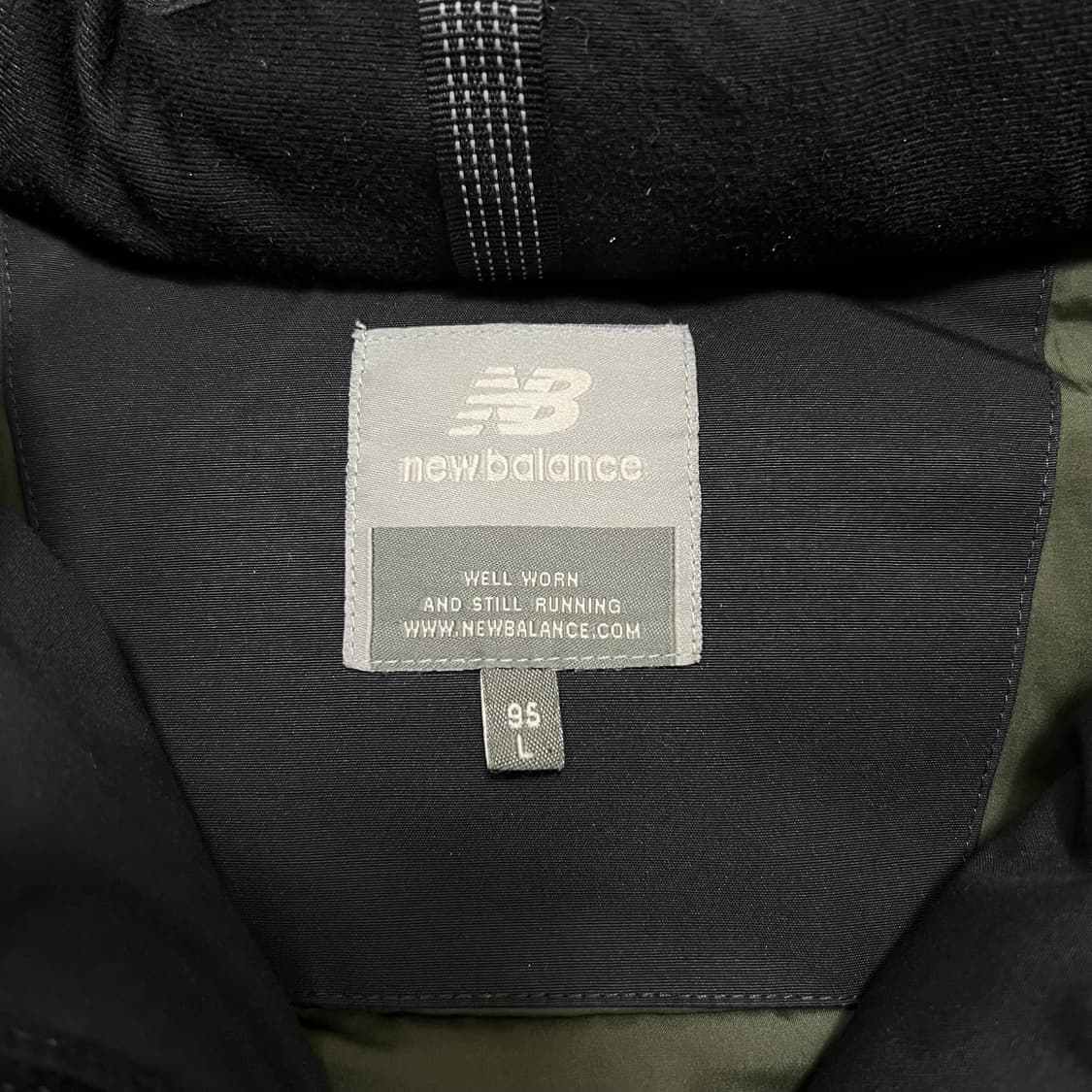 뉴발란스 여성 덕다운 스탠드넥 보머 패딩 점퍼 [블랙] L/95 상품이미지6