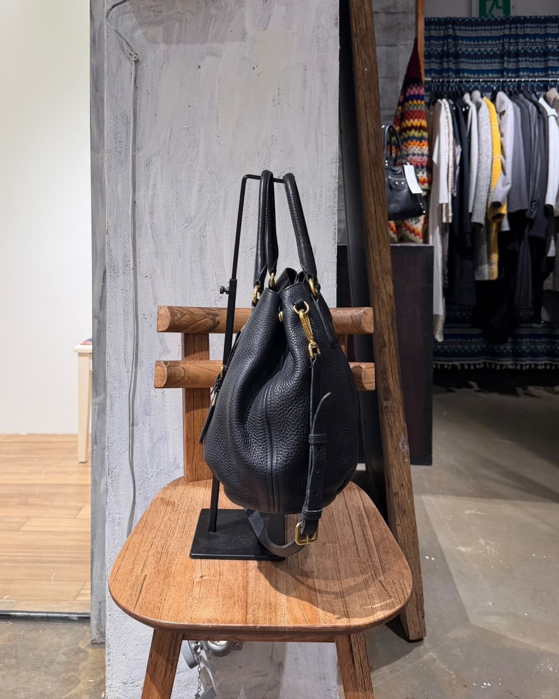 프라다 블랙 비텔로 다이노 사첼백 상품이미지5