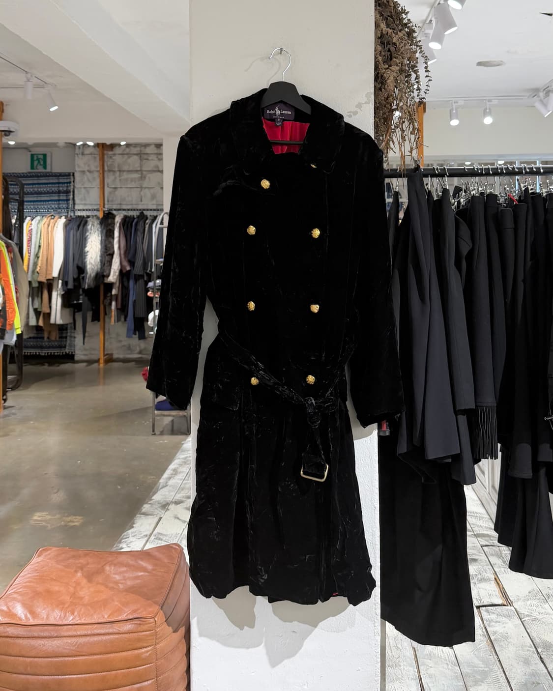 랄프로렌 퍼플라벨 블랙 벨벳 금장 버튼 벨티드 롱코트 상품이미지1