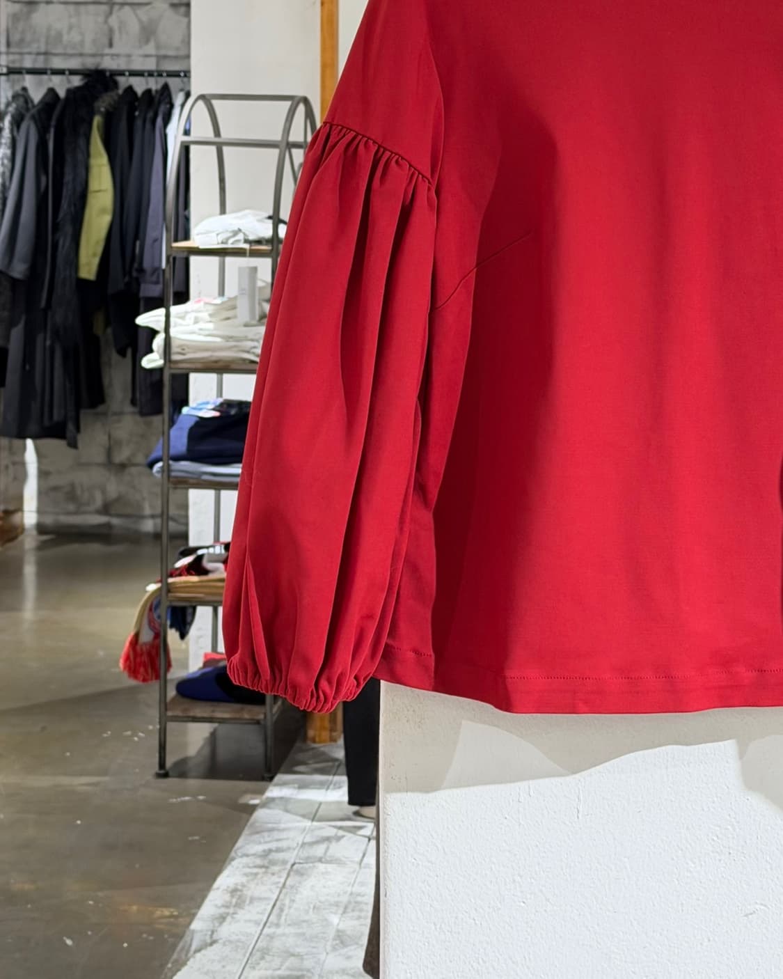 로지 아설린 레드 퍼프 벌룬 슬리브 탑 상품이미지4