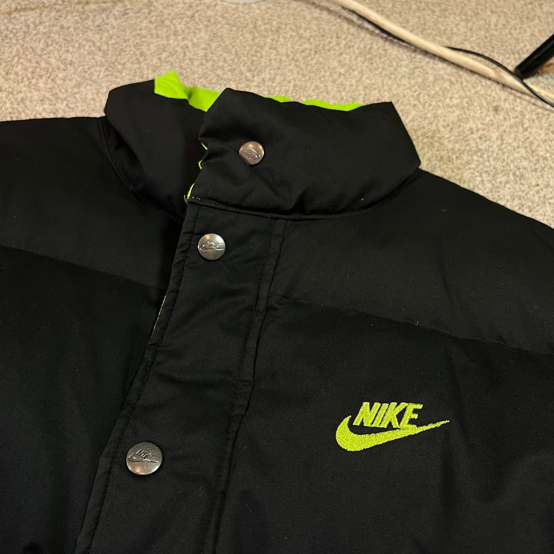 삼나스포츠 나이키 올드스쿨 덕다운 리버시블 패딩 상품이미지3