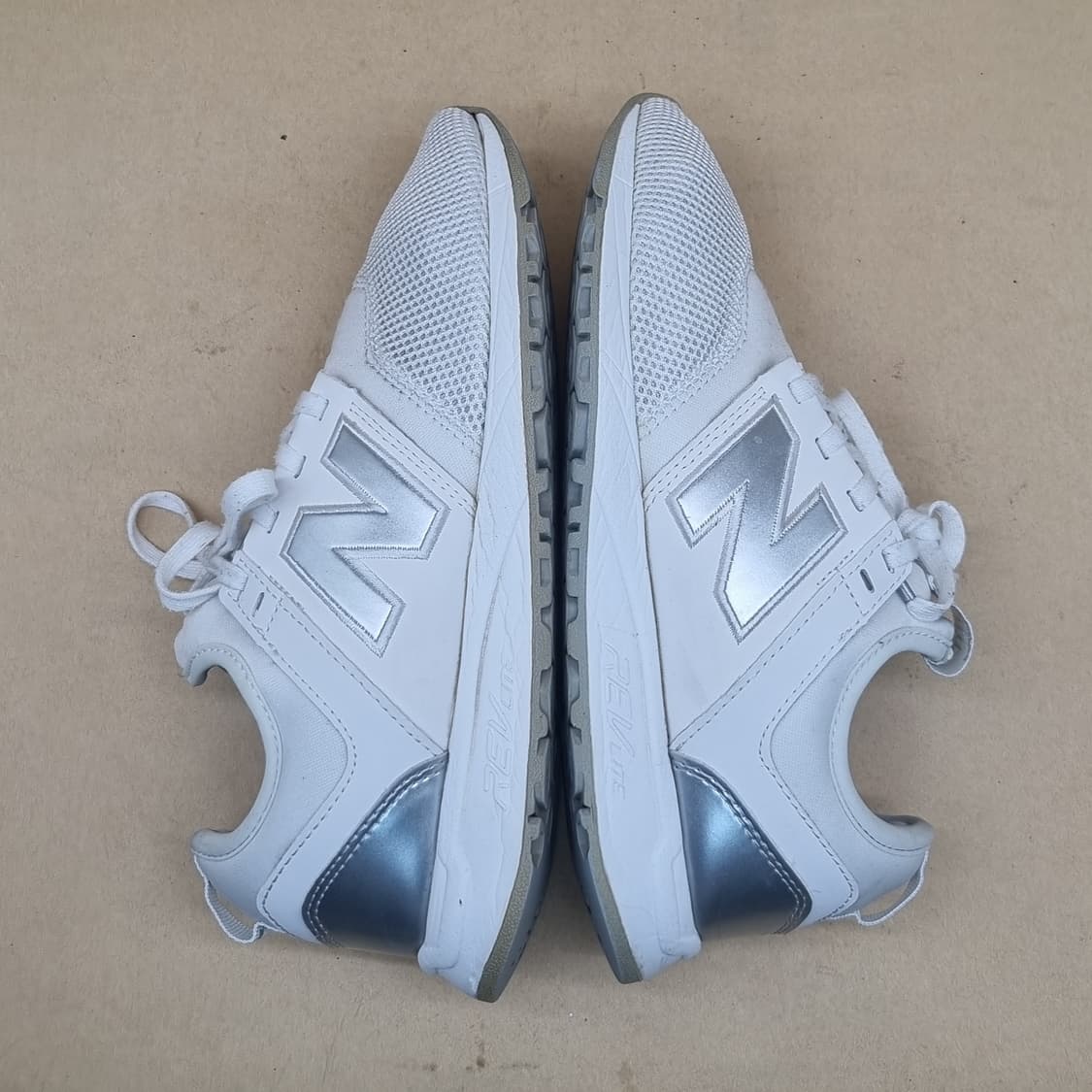 뉴발란스 247 여성운동화235 상품이미지5