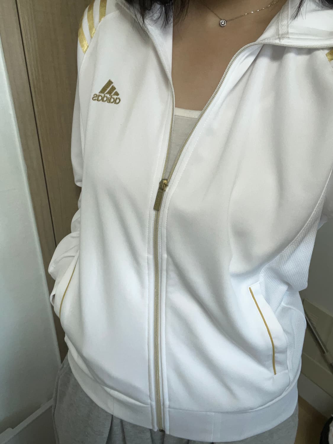 아디다스 화이트 골드 져지 팝니다 (새상품) 상품이미지2