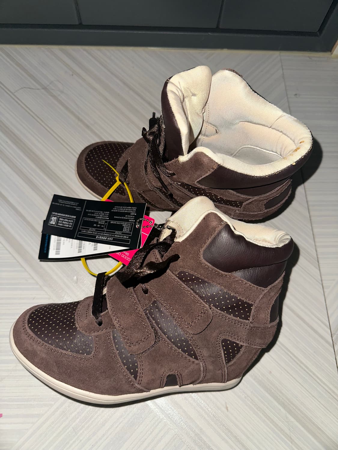 Skechers 웨지힐 브라운 스니커즈 상품이미지2